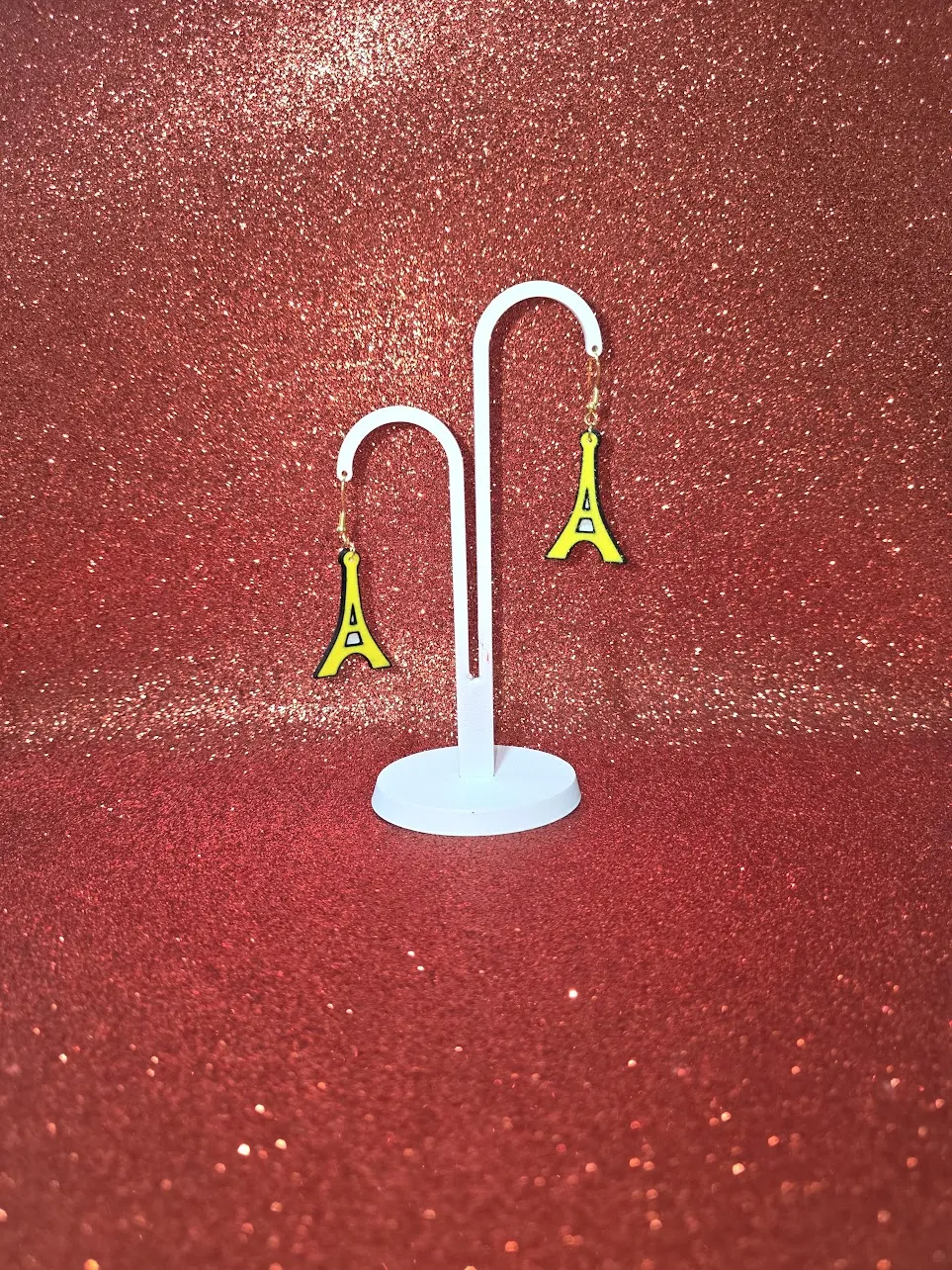 Gold tour Effeil earrings view 3