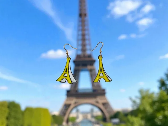 Gold tour Effeil earrings