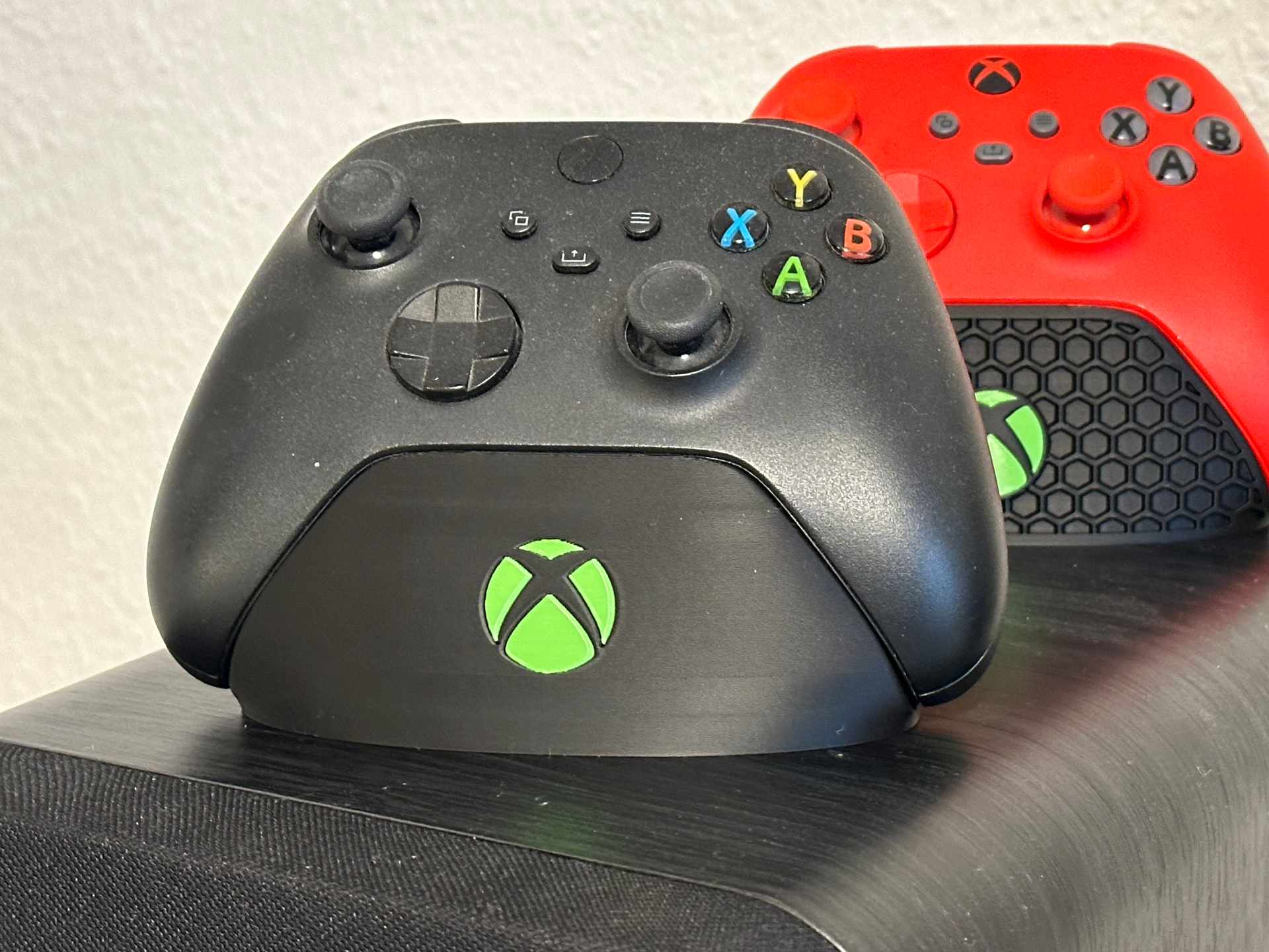 Minimalistic Xbox Controller Stand with Logo