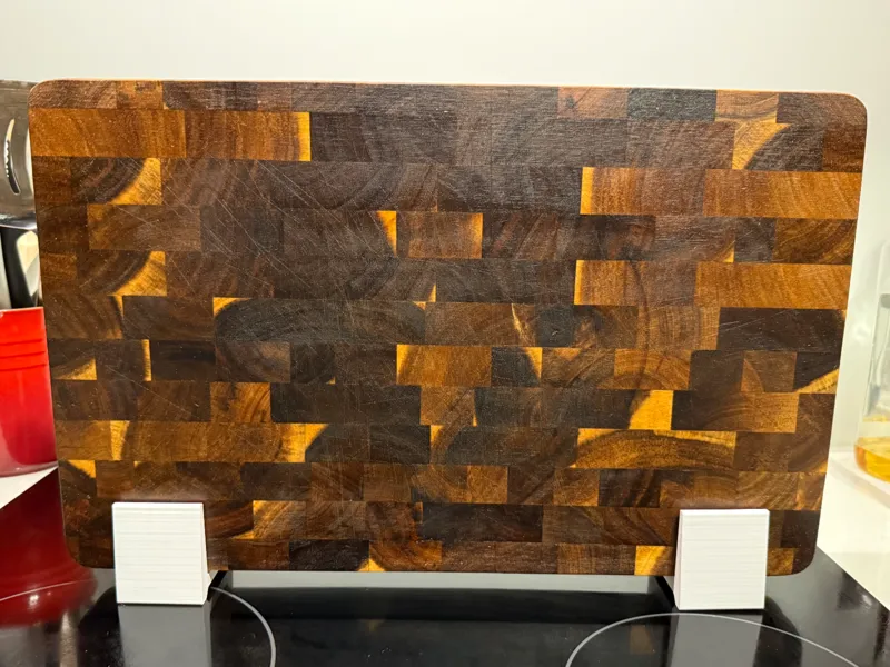 Chopping board stand for single 40mm thick board