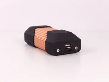 Letrero o emblema decorativo: DIY mini Powerbank MK1 "LINES" — vista de referencia 4