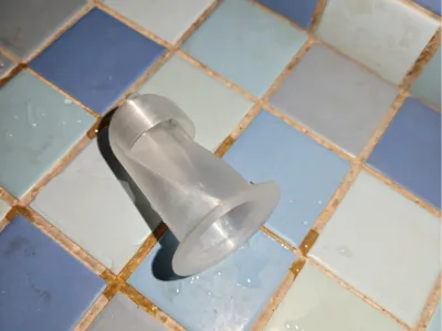 Odor-proof bathroom P-trap, 30mm diameter, fast draining, will not be blocked by hair, simple and sturdy structure, prevents fragmentation from falling into the pipe, scalable to pipe size