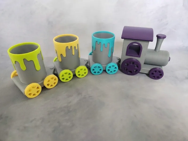 Pencil holder - train