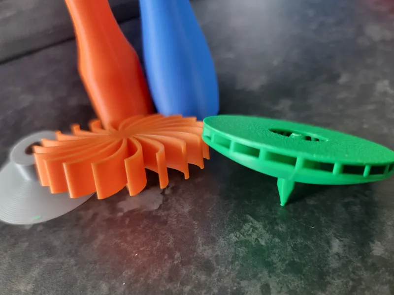 Blow Spinning Tops - Spin forever