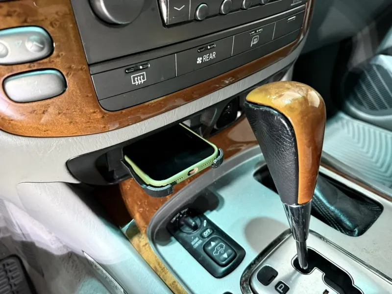LC100 Land Cruiser 100 LX470 MagSafe Phone Charger