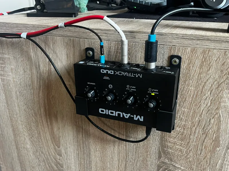 M-Audio M-Track holder