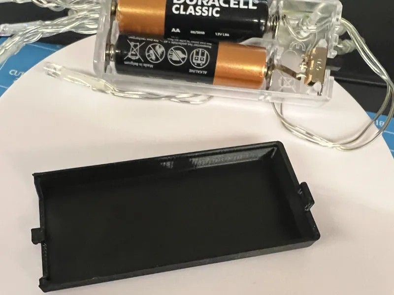 Abdeckung für Batterie Lichterkette mit 2 AA 
