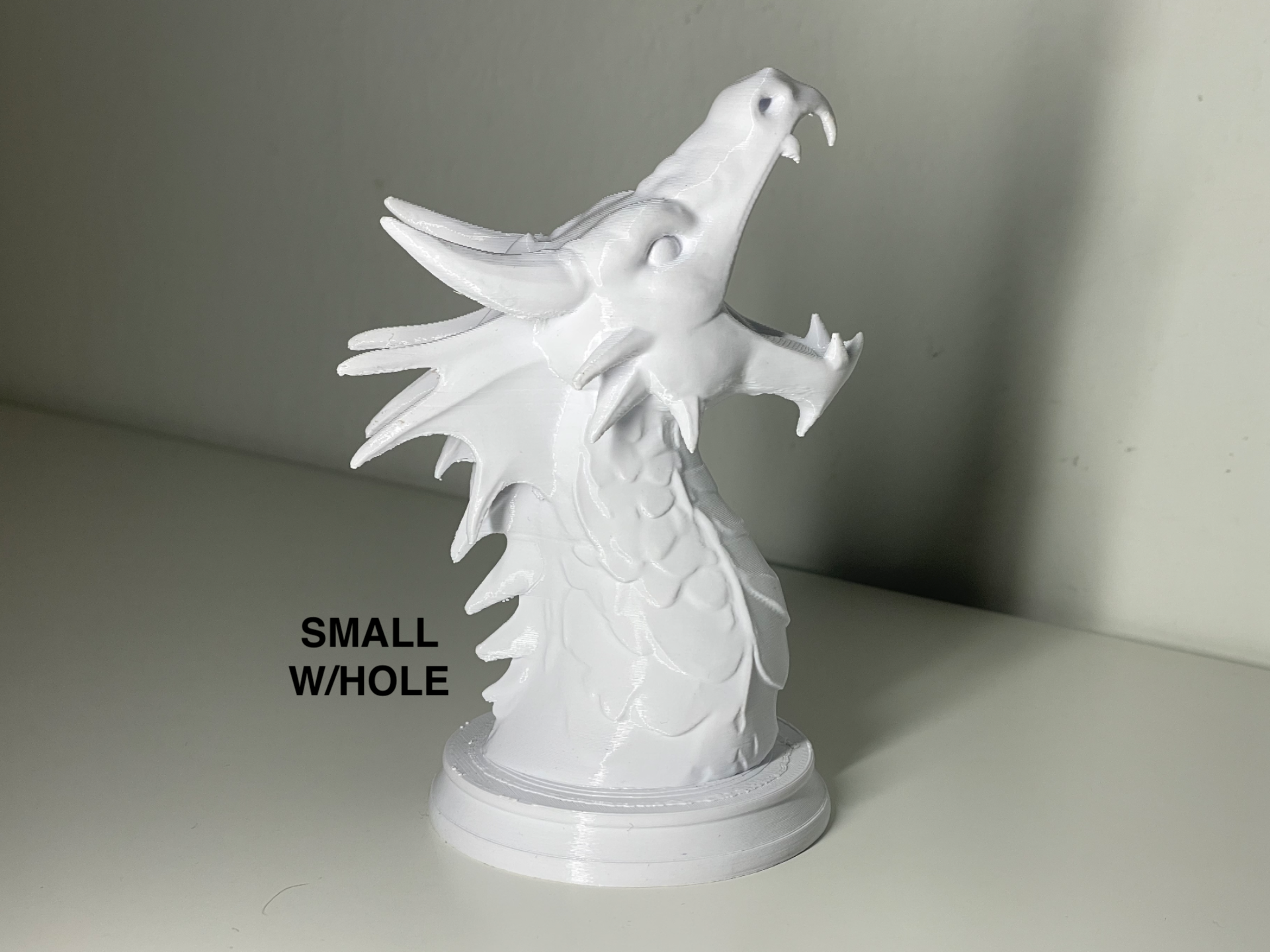 Miniatura 3 do modelo 3D Dragon Head Dice Tower