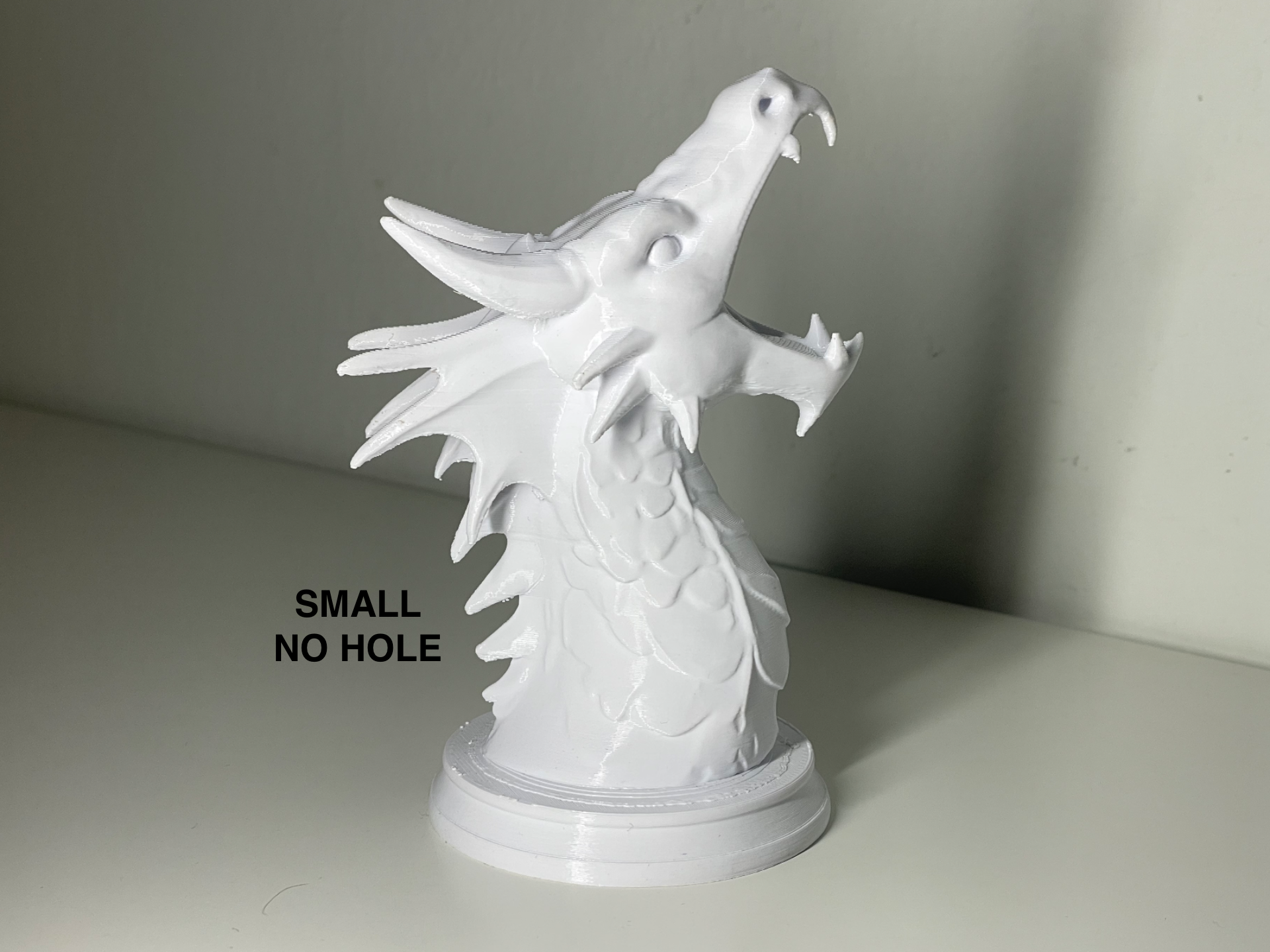 Miniatura 2 do modelo 3D Dragon Head Dice Tower
