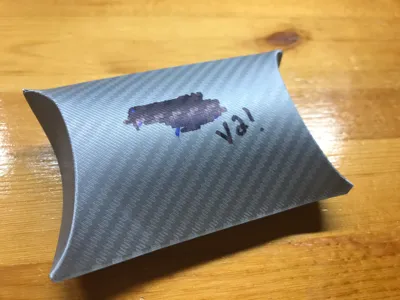 Medium Pillow box (75mm x 65mm x 25mm)