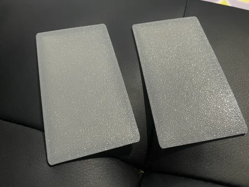 Vibration reducing leveling pads