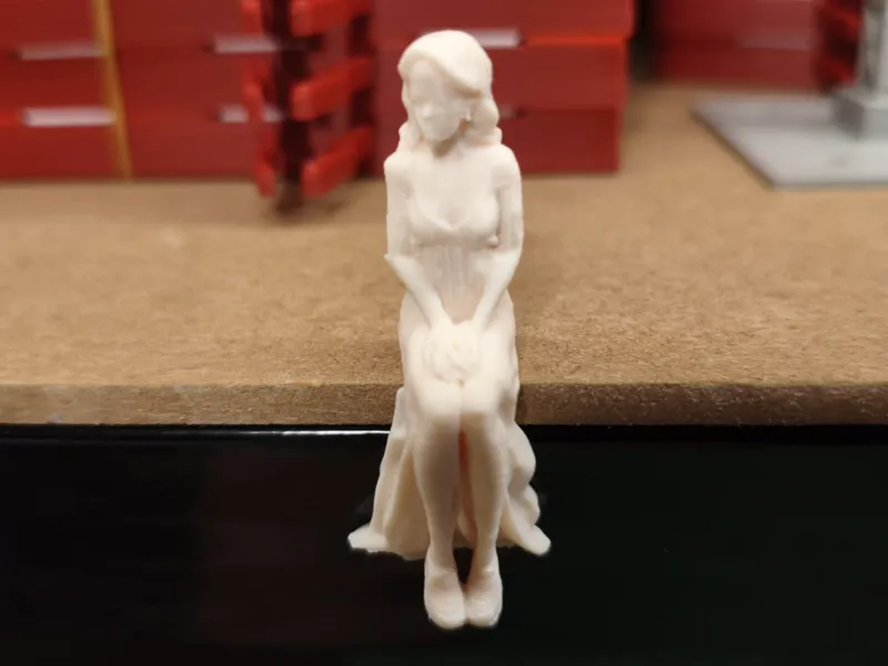 Sitting Elegant Woman - 1:32 Scale Figure