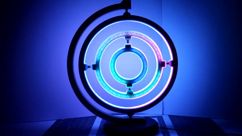 Gryoscope LED Lamp