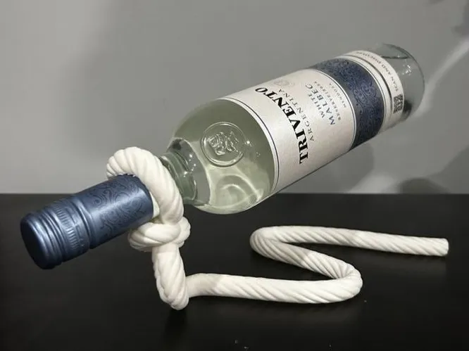 Defy Gravity: Magical Rope Wine Bottle Holder by Timberlake Creations MakerWorld: Download Free 3D Models - 3D model önizlemesi