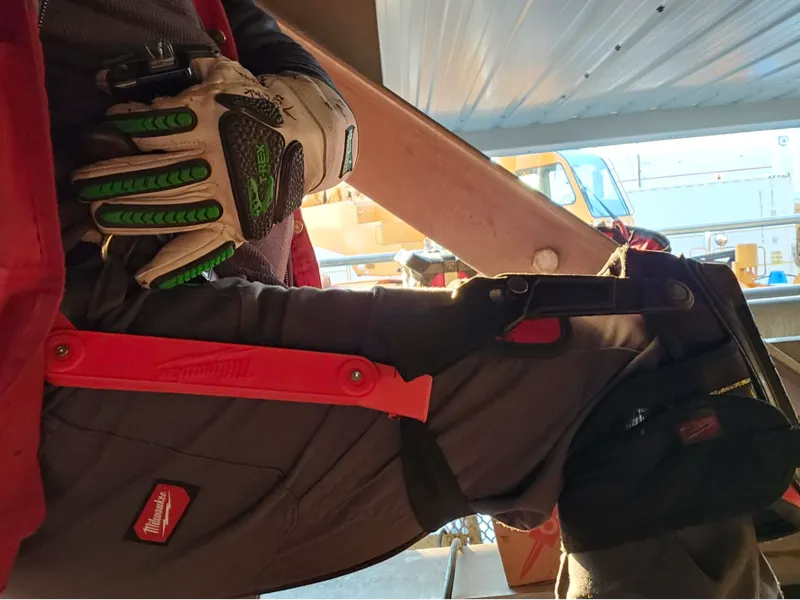 Milwaukee kneepad support