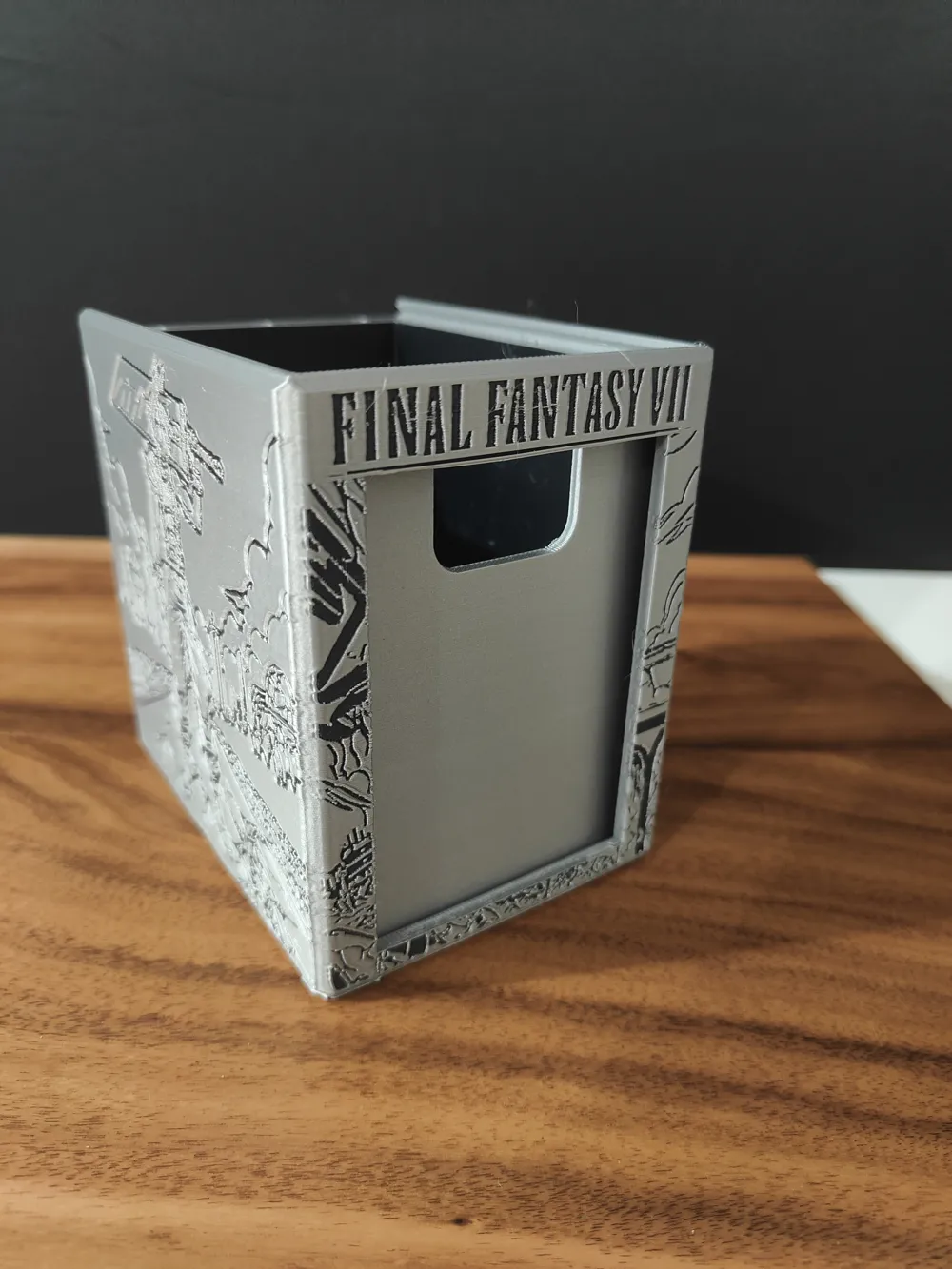 Caixa para Deck de Cloud de Final Fantasy — imagem 4