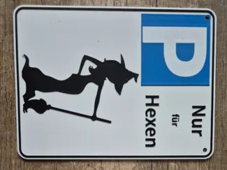 Parkplatzschild für hexen