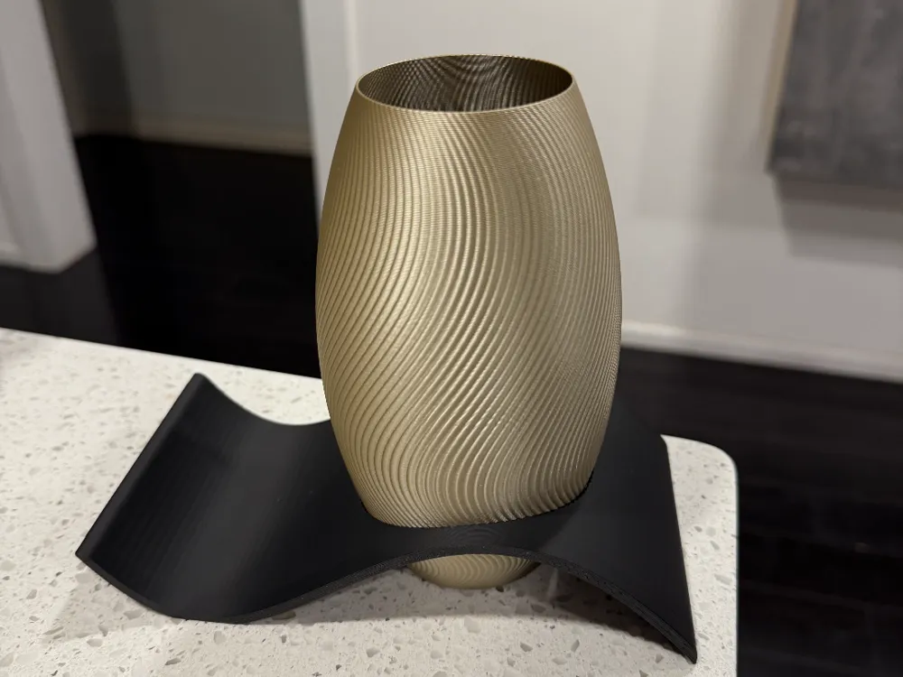 Wavey Vase and Base(Optional) by Creative Inertia - MakerWorld