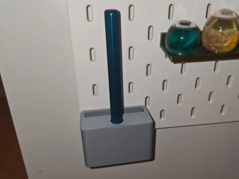 Deburring tool holder