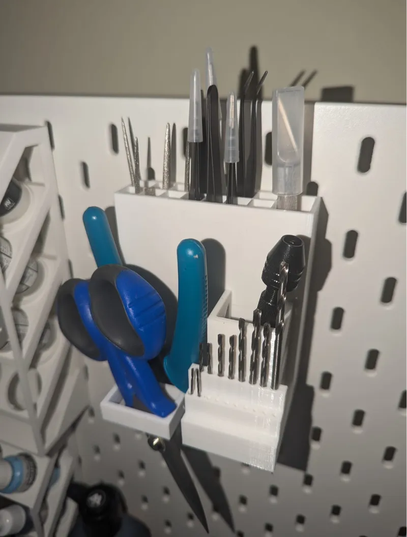 Skadis Miniature painting tools holder