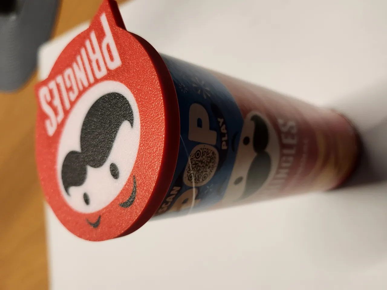 Pringles Tray and lid - with new logo view 4