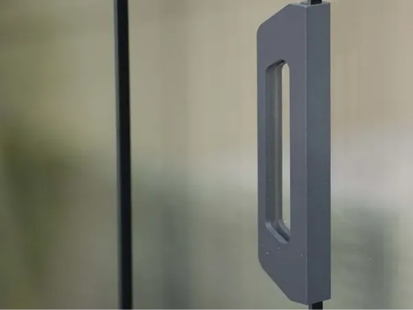 Poignée pour porte coulissante en verre