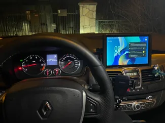 Renault Laguna coupe tablet carplay stand