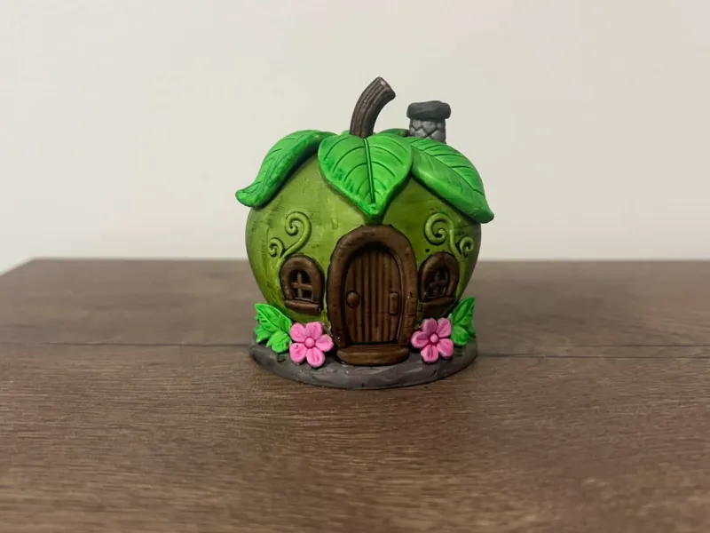 The Applecore Cottage - Fairy House