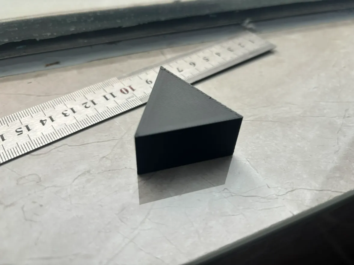 Prisme triangulaire (juste un prisme)
