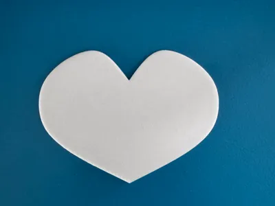 Heart plate for hand heart