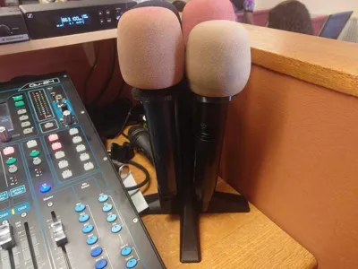 Free-standing Microphone Holder (Max 4)