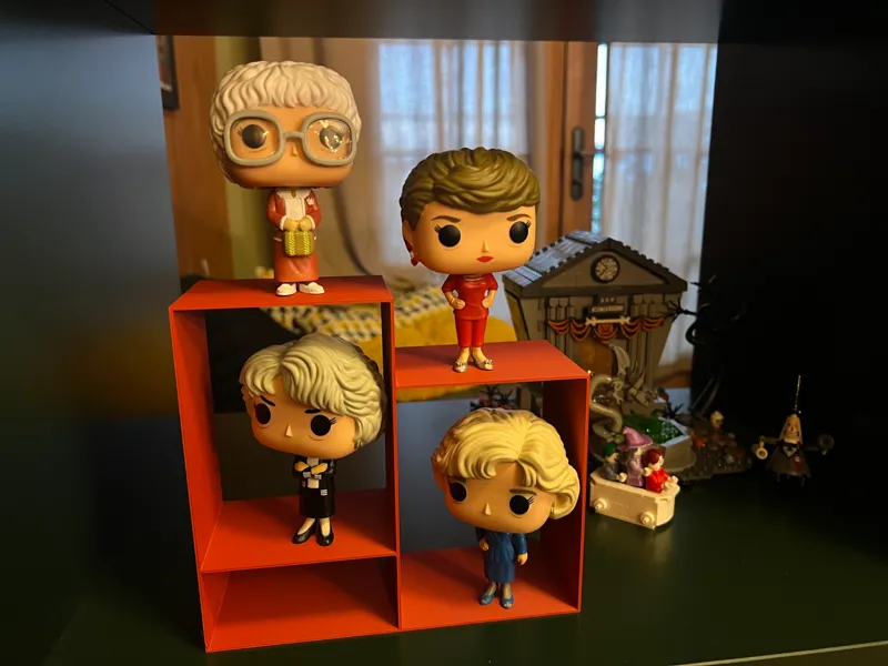 Simple 4 figure Funko Pop Figure Display