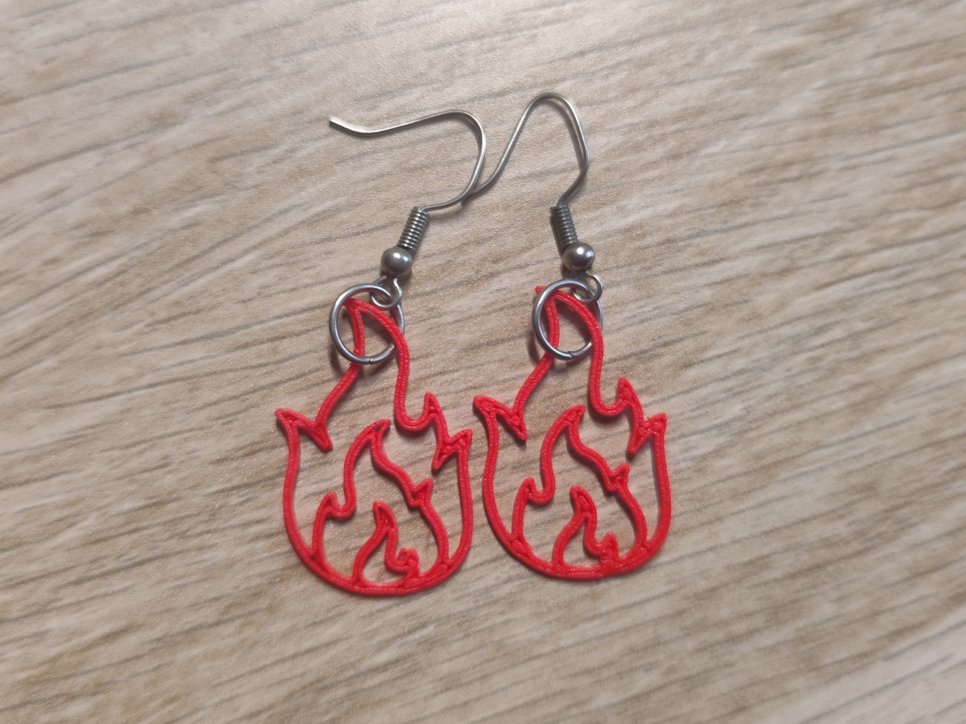 Minimal Flame Earrings – Lightweight Jewelry