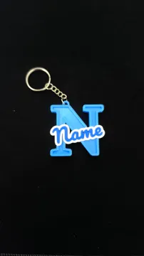 Llavero personalizado con inicial y nombre — vista de referencia 2