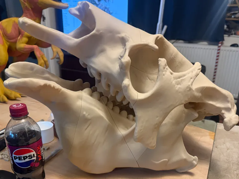 Lifesize Giant Sloth Skull 500mm Multipart