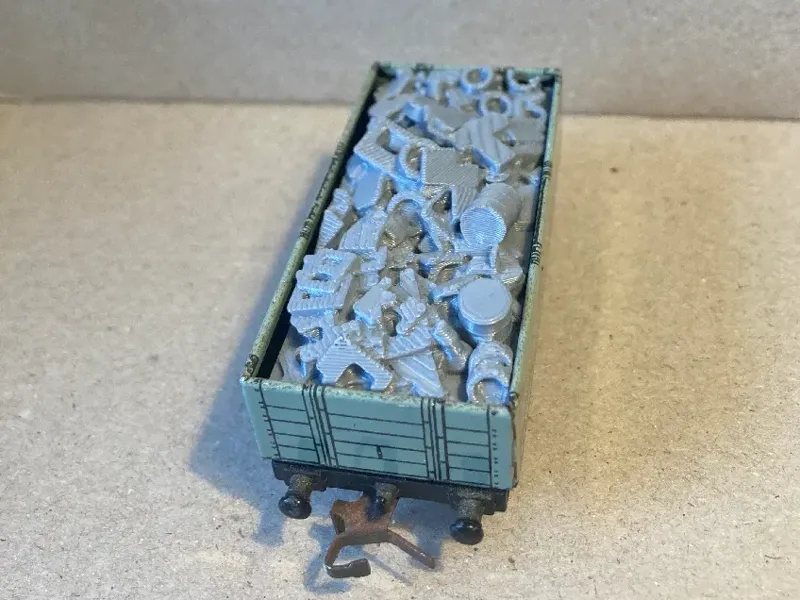 Scrap metal load for HornbyDublo 5 plank wagon