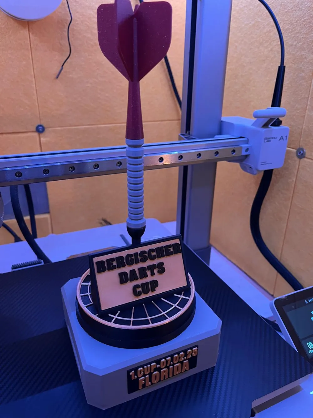 Dart trophy base + sign by Frank_the_Tank - MakerWorld