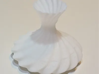 WAVY TWIST DECANTER
