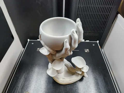 Mushroom hand vase view 4