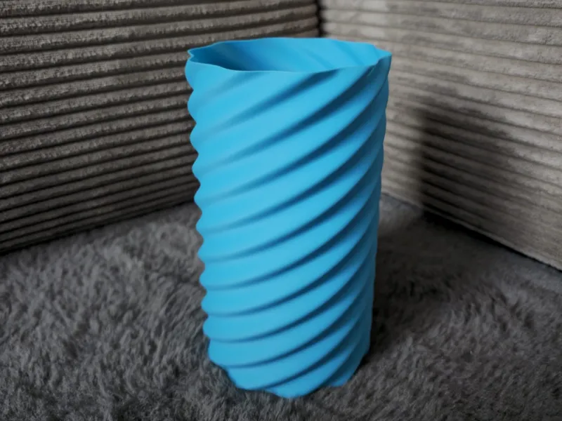 TwistLine Vase