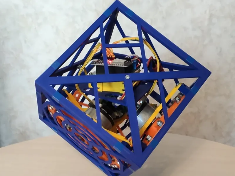 Self Balancing Cube (remrc's)