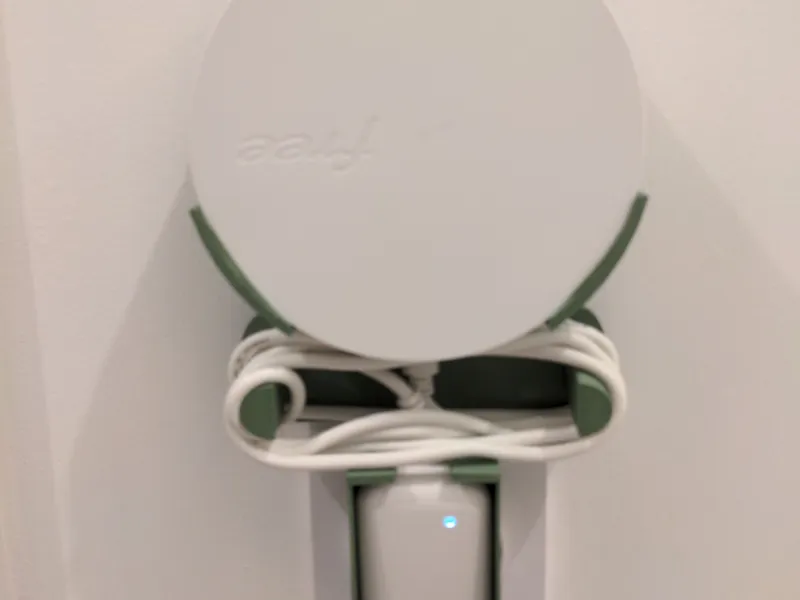 Freebox support autoporté pour répéteur wifi 