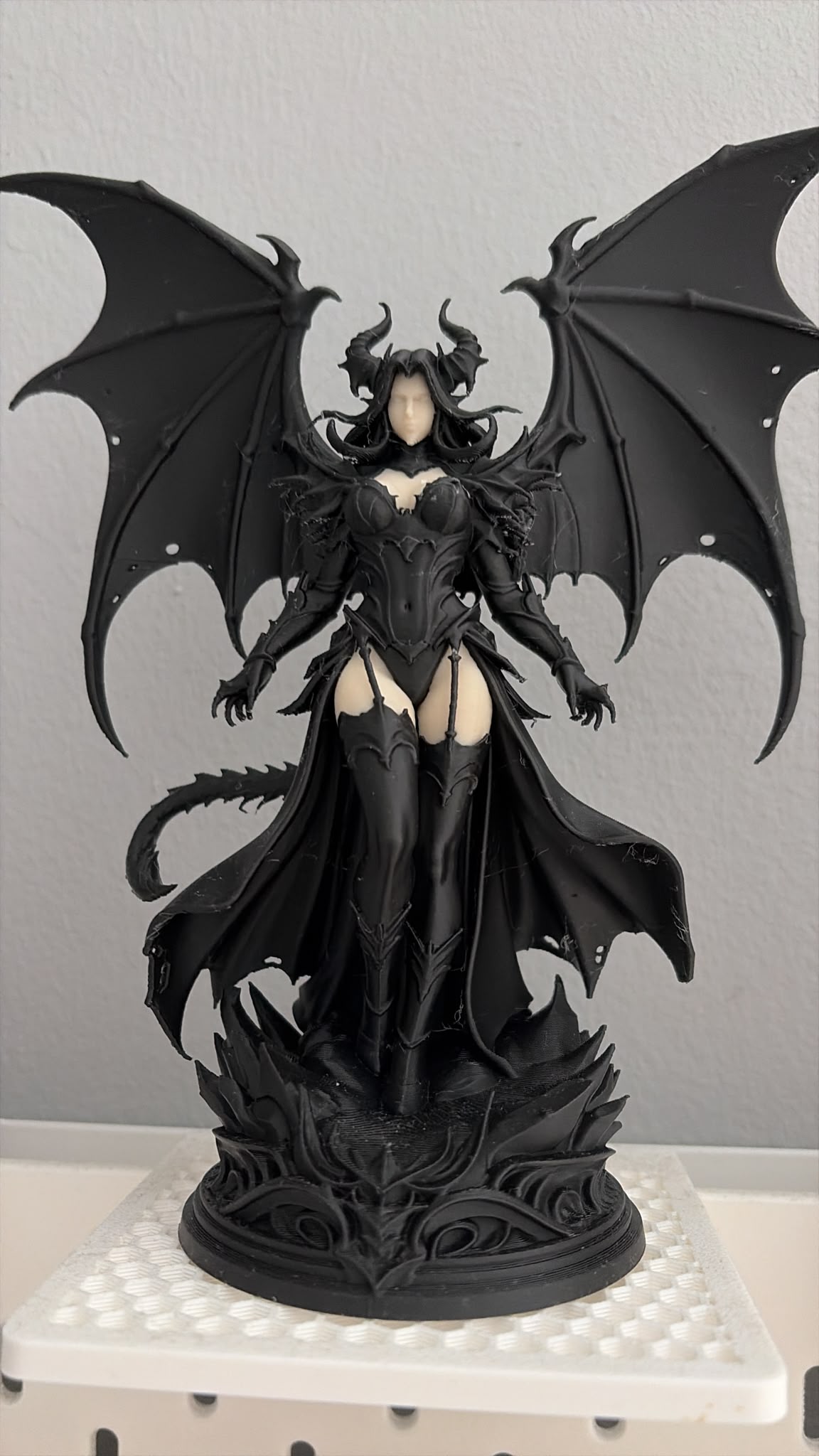 Miniatura 4 do modelo 3D 精致双色蕾丝黑丝吊带女恶魔手办