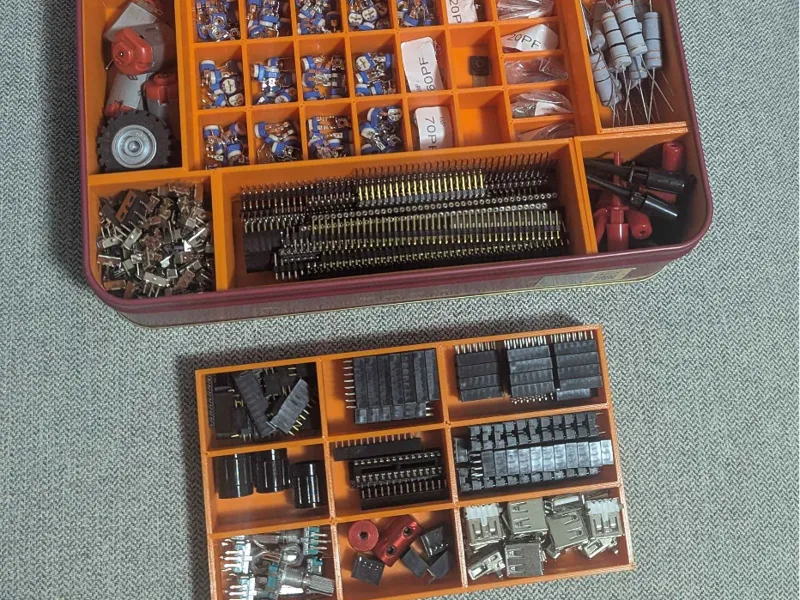 Component Mooncake Tin 2.0