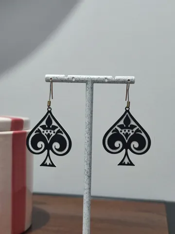 Pendientes: Aretes As de Picas Barroco — vista de referencia 3