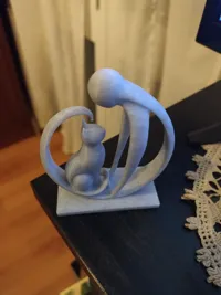 Sculpture minimaliste humain-chat — photo 2