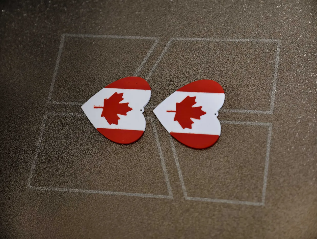 Canada Flag Earring - Heart shape view 2