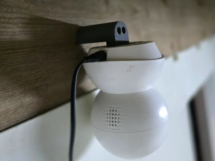 Tapo C200 Series garage wall mount