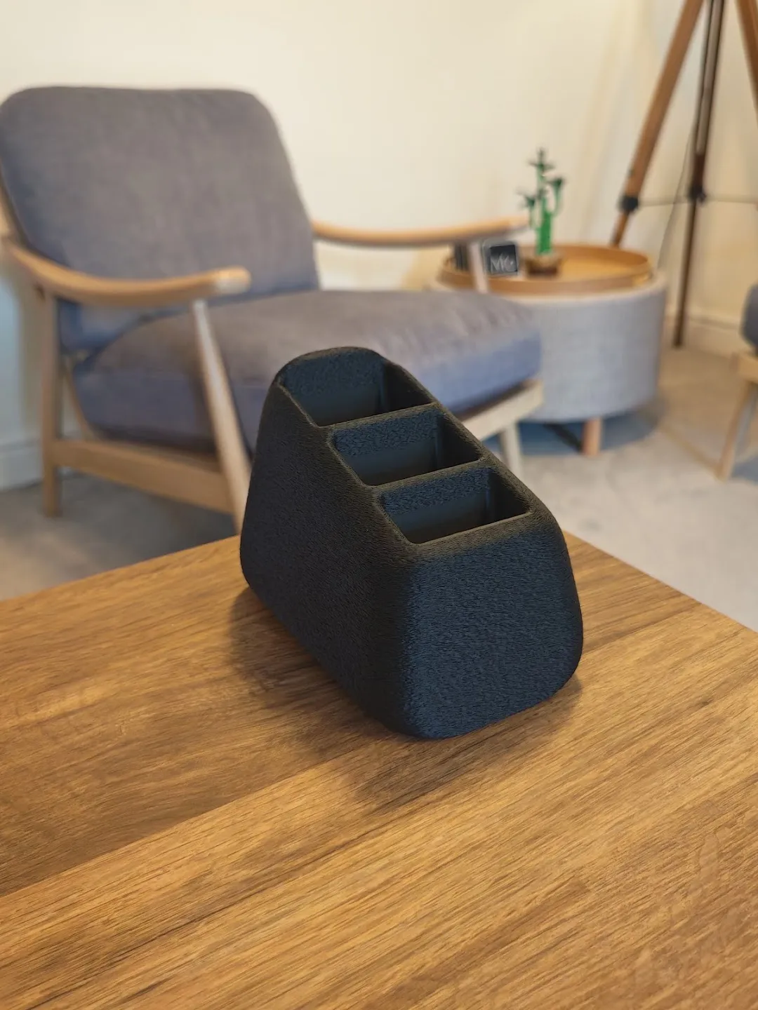 Minimal Remote Stand – 4 Layouts view 2