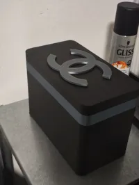 separate plates for logo and box